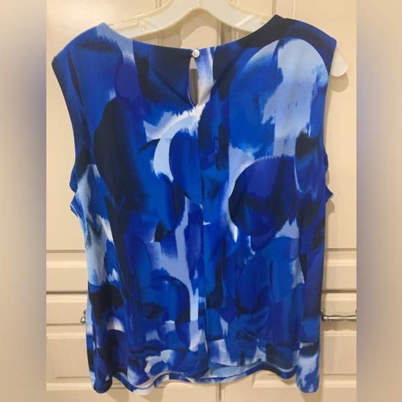 Plus size Calvin Klein sleevelesss blouse - Picture 2 of 2